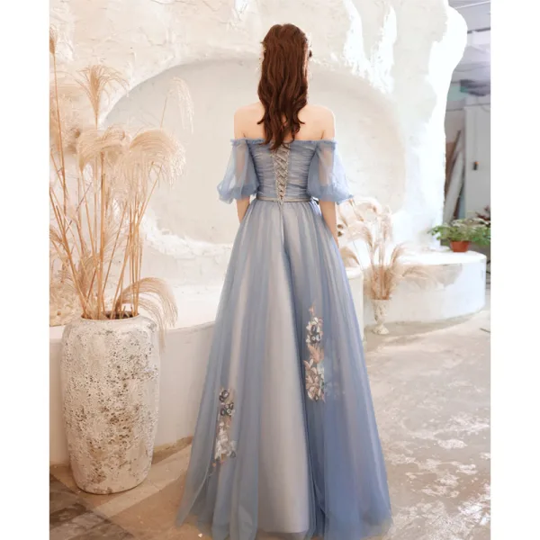 Charmant Bleu Ciel En Dentelle Fleur Robe De Bal 2021 Princesse De l'épaule Ceinture Noeud Manches Courtes Dos Nu Longue Promo Robe De Ceremonie