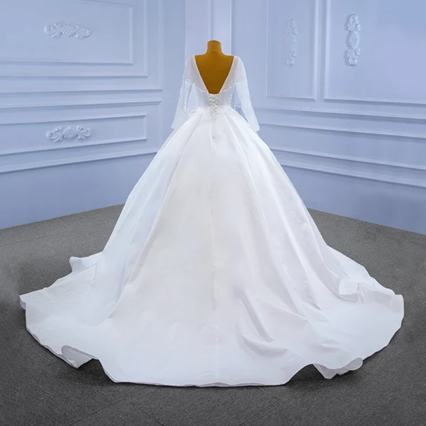 High-end Ivory Ball Gown Wedding Dresses 2021 V-Neck Long Sleeve Backless Chapel Train Wedding