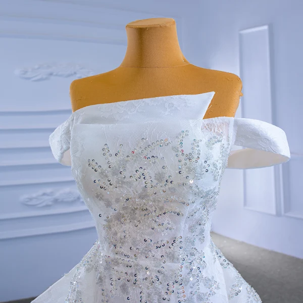 Charmant Ivory / Creme Perlenstickerei Pailletten Spitze Blumen Fallende Rüsche Brautkleider / Hochzeitskleider 2021 A Linie Off Shoulder Kurze Ärmel Rückenfreies Hof-Schleppe Hochzeit