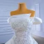 Charmant Ivory / Creme Perlenstickerei Pailletten Spitze Blumen Fallende Rüsche Brautkleider / Hochzeitskleider 2021 A Linie Off Shoulder Kurze Ärmel Rückenfreies Hof-Schleppe Hochzeit