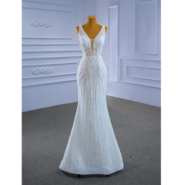 Haut de Gamme Blanche Perlage Perle Paillettes Robe De Mariée 2021 Trompette / Sirène V-Cou Sans Manches Dos Nu Chapel Train Mariage