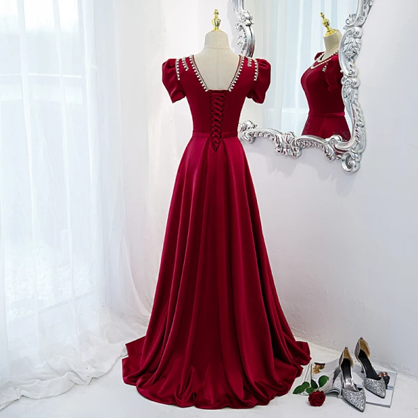 Elegant Burgundy Satin Prom Dresses 2021 A-Line / Princess Scoop Neck Pearl Rhinestone Puffy Short Sleeve Sash Backless Floor-Length / Long Formal Dresses