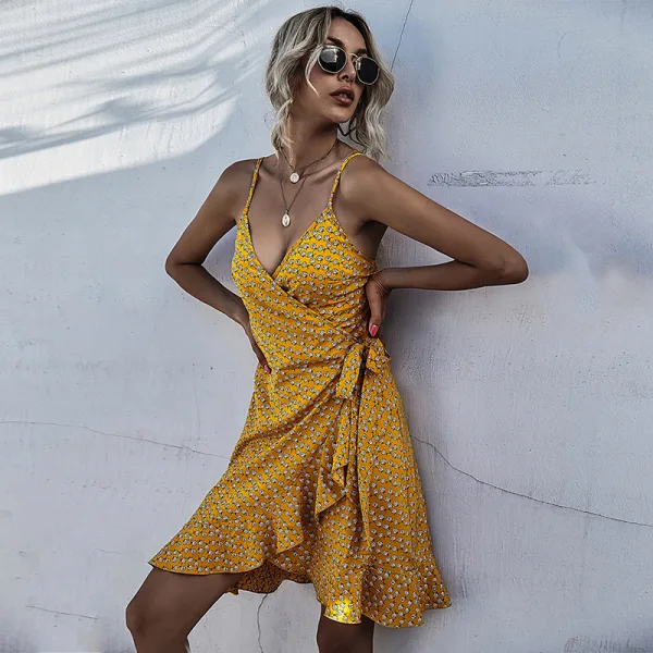 Fashion Summer Street Wear Beach Loose Yellow Floral Cami Dresses 2021 Sleeveless