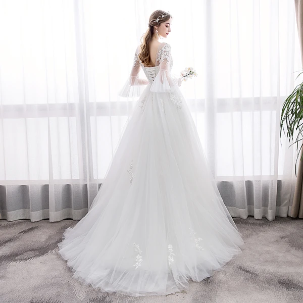 Élégant Ivoire Robe De Mariée 2019 Princesse V-Cou En Dentelle Fleur Manches de cloche Dos Nu Train De Balayage