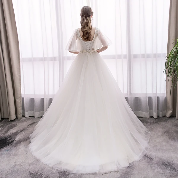 Élégant Ivoire Robe De Mariée 2019 Princesse V-Cou En Dentelle Fleur Manches Courtes Dos Nu Tribunal Train