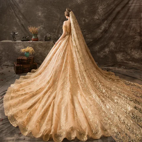 Luxus / Herrlich Gold Brautkleider / Hochzeitskleider 2019 Ballkleid Off Shoulder Perlenstickerei Quaste Spitze Blumen Pailletten Kurze Ärmel Rückenfreies Königliche Schleppe