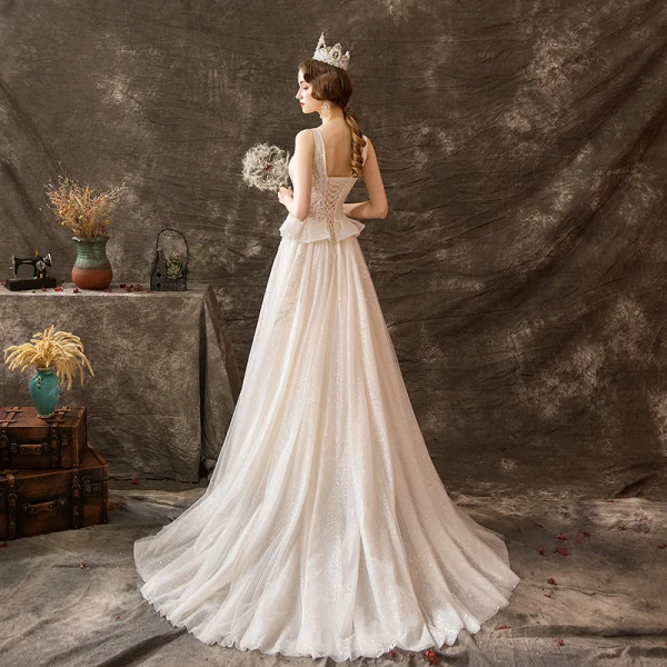 Luxury / Gorgeous Champagne Glitter Wedding Dresses 2019 A-Line / Princess Scoop Neck Beading Lace Flower Sleeveless Court Train