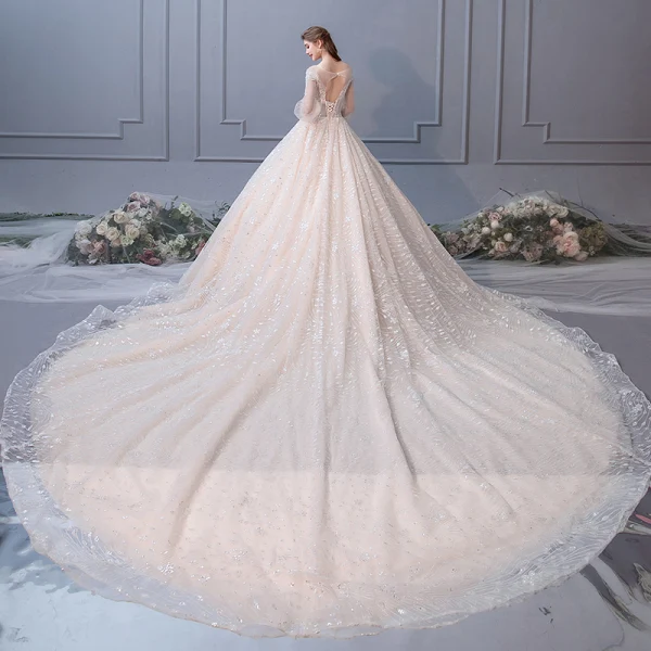 Luxe Champagne Robe De Mariée 2019 Robe Boule Encolure Dégagée Paillettes En Dentelle Fleur 3/4 Manches Dos Nu Royal Train