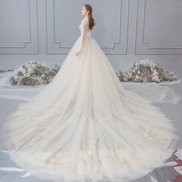 Chic / Belle Champagne Robe De Mariée 2019 Princesse Encolure Dégagée Perlage En Dentelle Fleur 1/2 Manches Cathedral Train