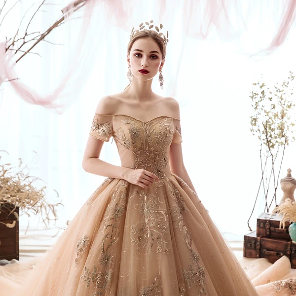 Luxe Champagne Robe De Mariée 2019 Princesse De l'épaule Perlage Paillettes En Dentelle Fleur Manches Courtes Dos Nu Royal Train