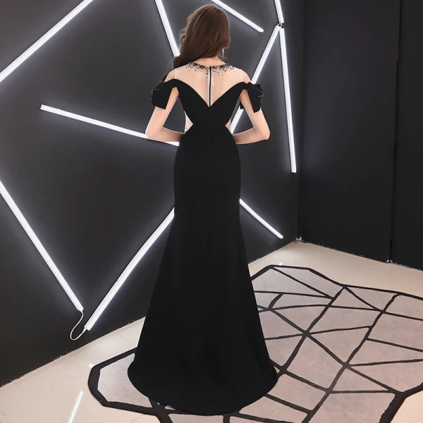 Elegant Sorte Selskabskjoler 2019 Havfrue Scoop Neck Beading Rhinestone Kort Ærme Lange Kjoler