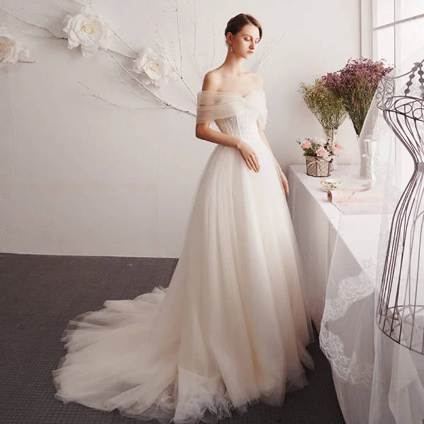 Élégant Champagne Robe De Mariée 2019 Princesse De l'épaule Paillettes En Dentelle Fleur Manches Courtes Dos Nu Train De Balayage