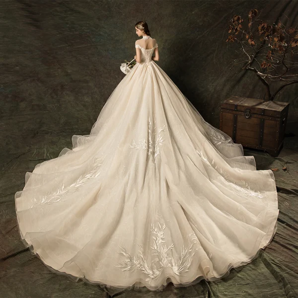 Élégant Champagne Robe De Mariée 2019 Princesse Col Haut Perlage En Dentelle Fleur Mancherons Dos Nu Cathedral Train