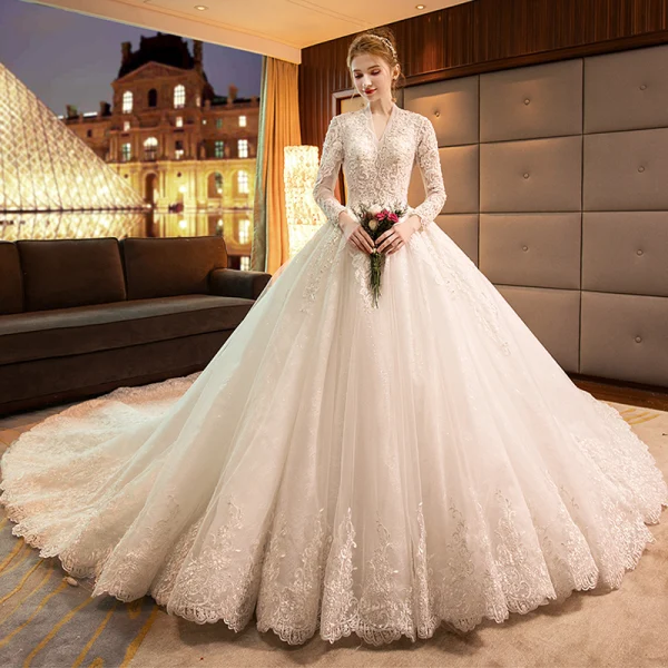 Luxe Ivoire Robe De Mariée 2019 Princesse V-Cou Perlage Paillettes En Dentelle Fleur Manches Longues Dos Nu Cathedral Train