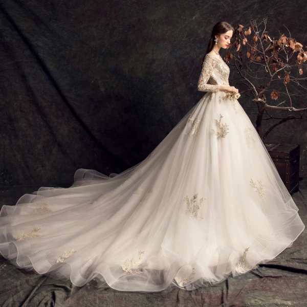 Élégant Champagne Robe De Mariée 2019 Princesse V-Cou Perlage En Dentelle Fleur Paillettes 3/4 Manches Dos Nu Cathedral Train