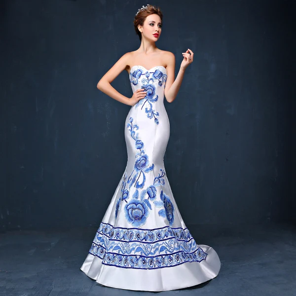 Chinese style Ivory Evening Dresses 2019 Trumpet / Mermaid Strapless Appliques Lace Rhinestone Sleeveless Backless Court Train Formal Dresses