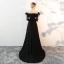 Schöne Schwarz Abendkleider 2018 A Linie Spitze Feder Pailletten Off Shoulder 3/4 Ärmel Gespaltete Front Sweep / Pinsel Zug Festliche Kleider