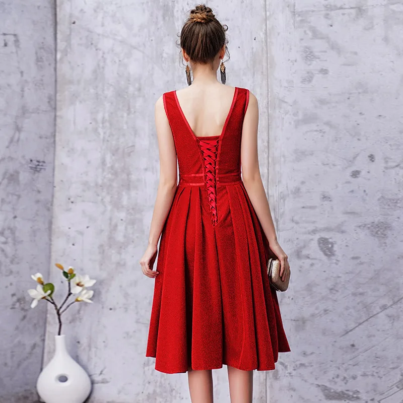 Chic Beautiful Burgundy Homecoming Graduation Dresses 2019 A Line Princess V Neck Sleeveless Backless Knee Length Formal Dresses Chic Beautiful Burgundy Homecoming Graduation Dresses 2019 A Line Princess V Neck Sleeveless Backless Knee Length Formal Dresses