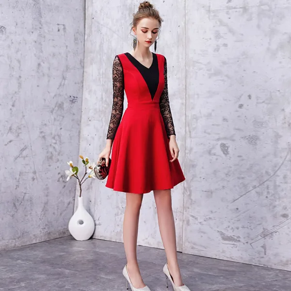 Chic / Beautiful Black Burgundy Homecoming Graduation Dresses 2019 A-Line / Princess V-Neck Lace Flower 3/4 Sleeve Knee-Length Formal Dresses