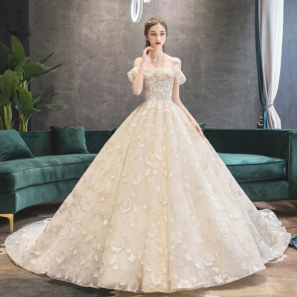 Luxe Champagne Robe De Mariée 2019 Princesse De l'épaule Perlage Perle Paillettes En Dentelle Fleur Manches Courtes Dos Nu Cathedral Train