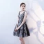 Chic / Belle Gris Robe De Cocktail 2019 Princesse V-Cou Paillettes Appliques Cristal En Dentelle Fleur Courte Sans Manches Dos Nu Robe De Ceremonie