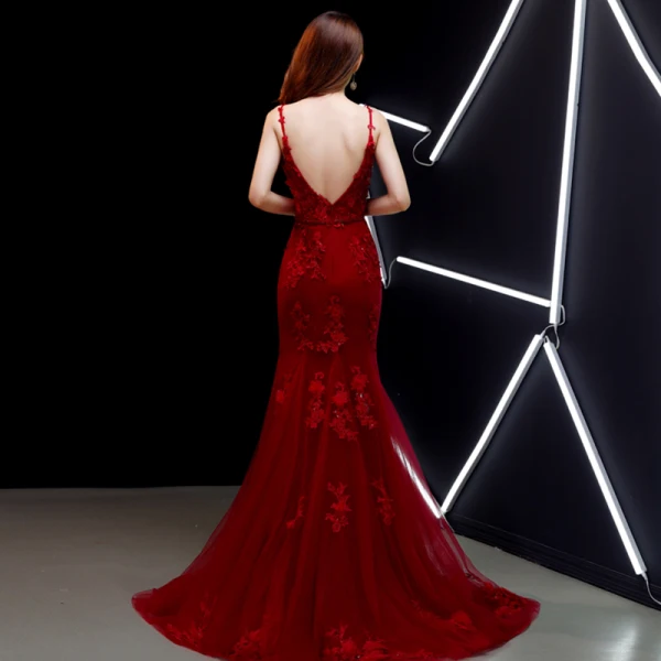 Charmant Bordeaux Robe De Soirée 2019 Trompette / Sirène Bretelles Spaghetti Cristal Appliques En Dentelle Fleur Sans Manches Dos Nu Train De Balayage Robe De Ceremonie