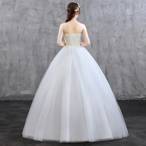 Affordable Ivory Wedding Dresses 2019 Ball Gown Strapless Lace Flower Sleeveless Backless Floor-Length / Long