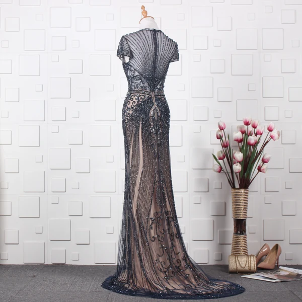Luxe Bleu Marine Fait main Perlage Robe De Soirée 2019 Trompette / Sirène Encolure Dégagée Faux Diamant Cristal Manches Courtes Train De Balayage Robe De Ceremonie