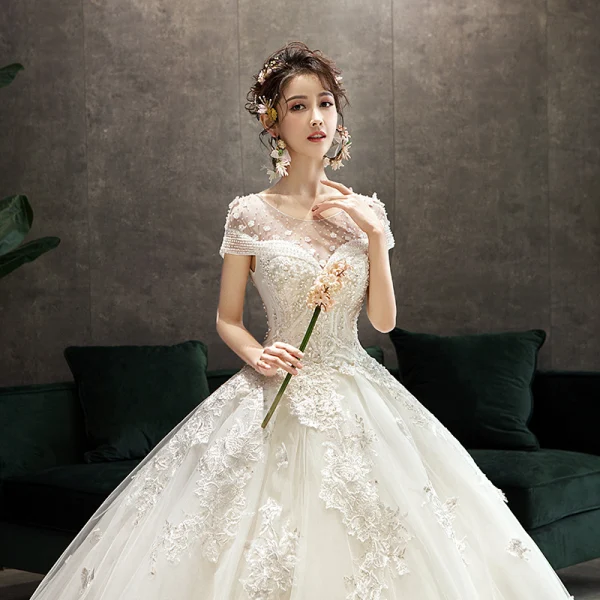 Elegant Champagne Wedding Dresses 2019 Ball Gown Scoop Neck Beading Lace Flower Short Sleeve Backless Floor-Length / Long