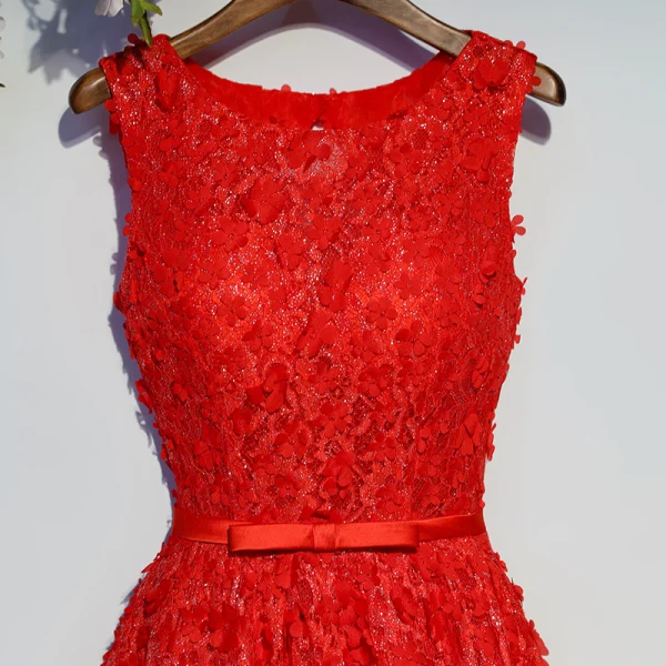 Chic / Belle Rouge Robe De Ceremonie Robe De Soirée 2017 En Dentelle Fleur Paillettes Noeud Fleurs Artificielles Bretelles croisées Mi-Longues Encolure Dégagée Princesse Sans Manches