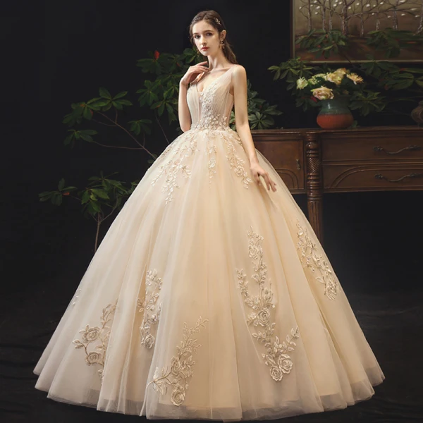Élégant Champagne Robe De Mariée 2019 Robe Boule V-Cou En Dentelle Fleur Sans Manches Dos Nu Longue