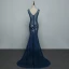 Sexy Marineblau Durchsichtige Abendkleider 2019 Meerjungfrau V-Ausschnitt Perle Strass Spitze Blumen Ärmellos Rückenfreies Sweep / Pinsel Zug Festliche Kleider