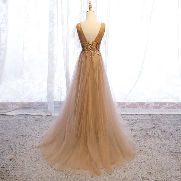 Élégant Champagne Robe De Soirée 2019 Princesse V-Cou Perlage Faux Diamant Appliques En Dentelle Fleur Manches Courtes Dos Nu Train De Balayage Robe De Ceremonie