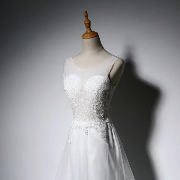 Elegant White Wedding Dresses 2018 A-Line / Princess Lace Appliques See-through Scoop Neck Backless Sleeveless Floor-Length / Long Wedding