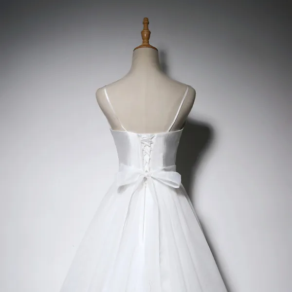 Modest / Simple Ivory Wedding Dresses 2018 A-Line / Princess Bow Spaghetti Straps Backless Sleeveless Sweep Train Wedding