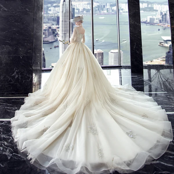 Luxe Champagne Robe De Mariée 2019 Princesse V-Cou Perlage Paillettes En Dentelle Fleur 3/4 Manches Dos Nu Cathedral Train