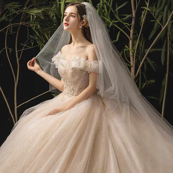 Luxe Champagne Robe De Mariée 2019 Princesse De l'épaule Perlage Paillettes Appliques En Dentelle Fleur Sans Manches Dos Nu Noeud Cathedral Train