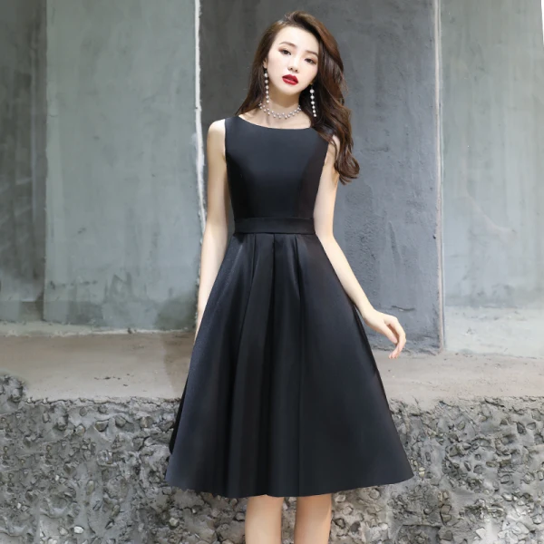 Modest / Simple Black Homecoming Graduation Dresses 2019 A-Line / Princess Scoop Neck Sleeveless Backless Bow Knee-Length Formal Dresses Modest / Simple Black Homecoming Graduation Dresses 2019 A-Line / Princess Scoop Neck Sleeveless Backless Bow Knee-Length Formal Dresses