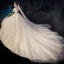 Charmant Champagne Robe De Mariée 2019 Robe Boule Encolure Dégagée Paillettes En Dentelle Fleur 1/2 Manches Cathedral Train