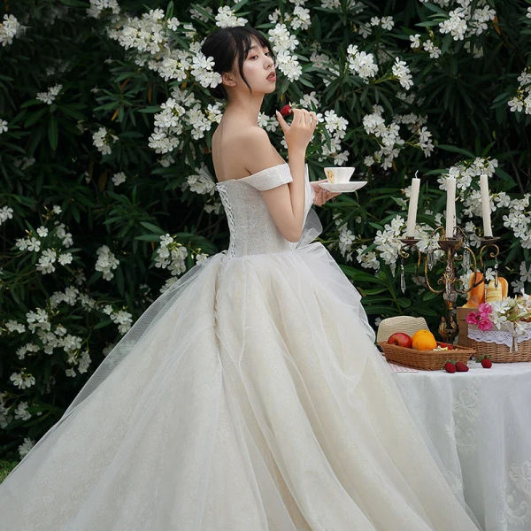 High-end Champagne Wedding Dresses 2019 Ball Gown Off-The-Shoulder Lace Flower Sleeveless Backless Royal Train