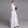 Classic White Beach Wedding Dresses 2019 A-Line / Princess V-Neck Lace Flower Long Sleeve Backless Floor-Length / Long