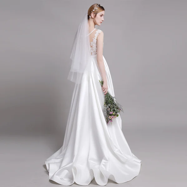 Edles Weiß Strand Brautkleider / Hochzeitskleider 2019 A Linie Rundhalsausschnitt Perle Spitze Blumen Ärmellos Rückenfreies Sweep / Pinsel Zug