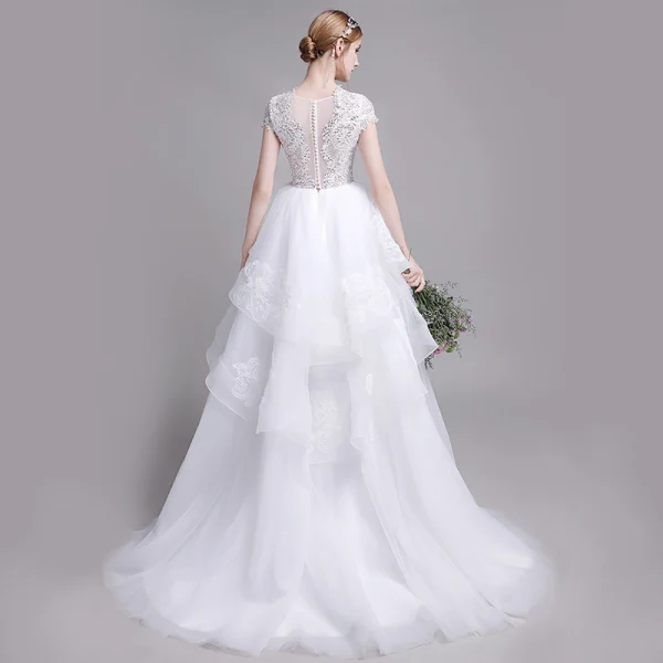 High End Weiß Brautkleider / Hochzeitskleider 2019 A Linie Rundhalsausschnitt Handgefertigt Perlenstickerei Perle Spitze Blumen Pailletten Kurze Ärmel Fallende Rüsche Hof-Schleppe