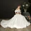 High End Ivory / Creme Satin Brautkleider / Hochzeitskleider 2021 A Linie Rüschen Off Shoulder Kurze Ärmel Rückenfreies Sweep / Pinsel Zug Hochzeit
