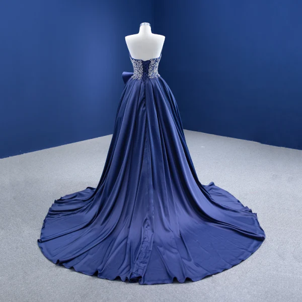Haut de Gamme Bleu Marine Satin Fendue devant Robe De Bal 2021 Princesse Bustier Perlage Faux Diamant Sans Manches Dos Nu Tribunal Train Robe De Ceremonie