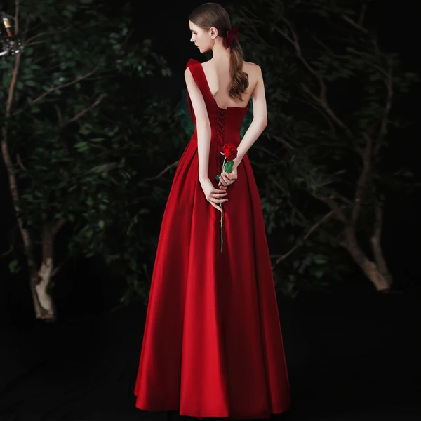 Fashion Burgundy Satin Prom Dresses 2021 A-Line / Princess One-Shoulder Bow Sleeveless Backless Floor-Length / Long Formal Dresses