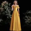 Chic / Beautiful Yellow Satin Prom Dresses 2021 A-Line / Princess Off-The-Shoulder Ruffle Short Sleeve Backless Floor-Length / Long Formal Dresses