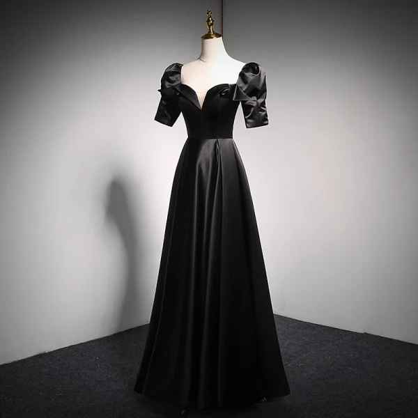 Chic Noire Satin Robe De Bal 2021 Princesse Encolure Carrée Gonflée Manches Courtes Dos Nu Paillettes Noeud Longue Robe De Ceremonie