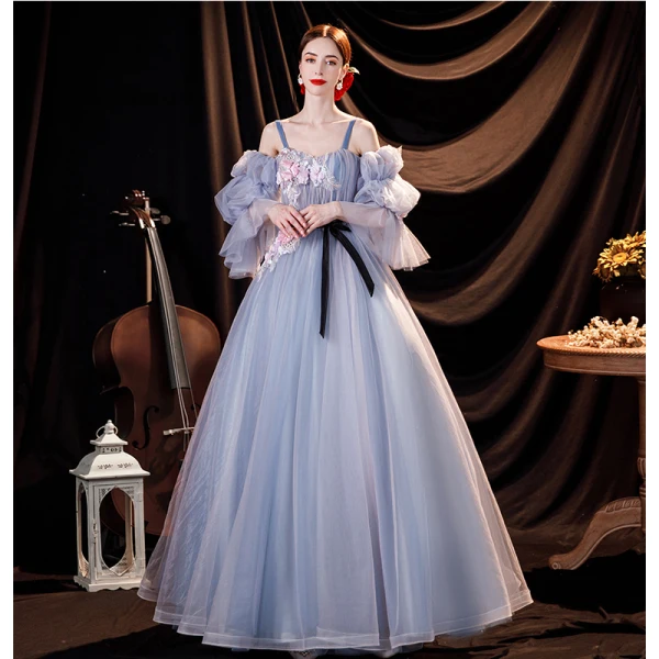 Chic Bleu Ciel Robe De Bal 2021 Princesse Bretelles Spaghetti Perle En Dentelle Fleur Appliques Volants Manches Courtes Ceinture Noeud Longue Dos Nu Robe De Ceremonie