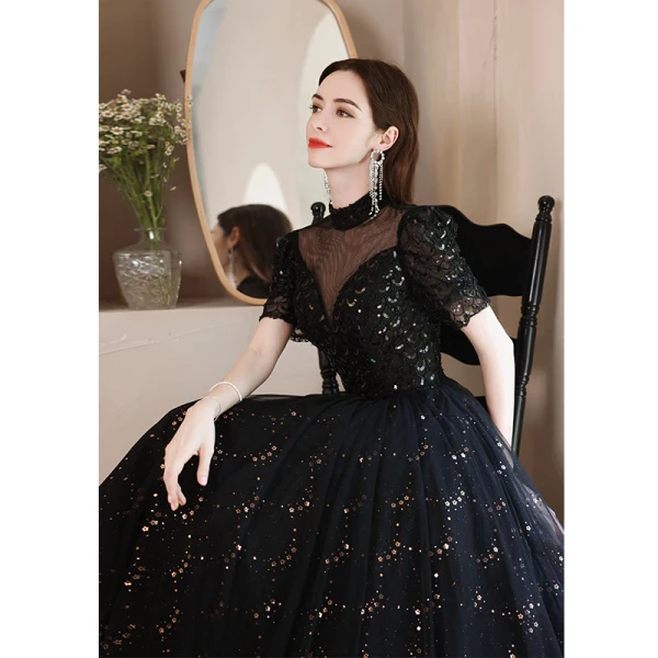 Charmant Noire Perlage Paillettes Robe De Bal 2021 Princesse Col Haut Manches Courtes Dos Nu Longue Robe De Ceremonie